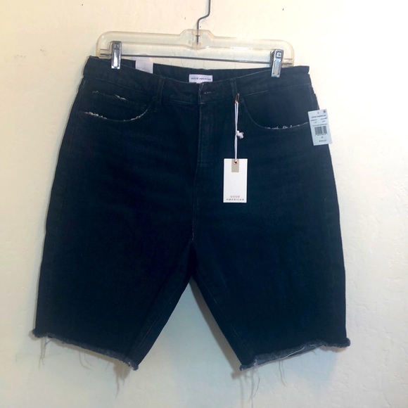 NWT Good American ‘90S Bermudas Size 10/30.
